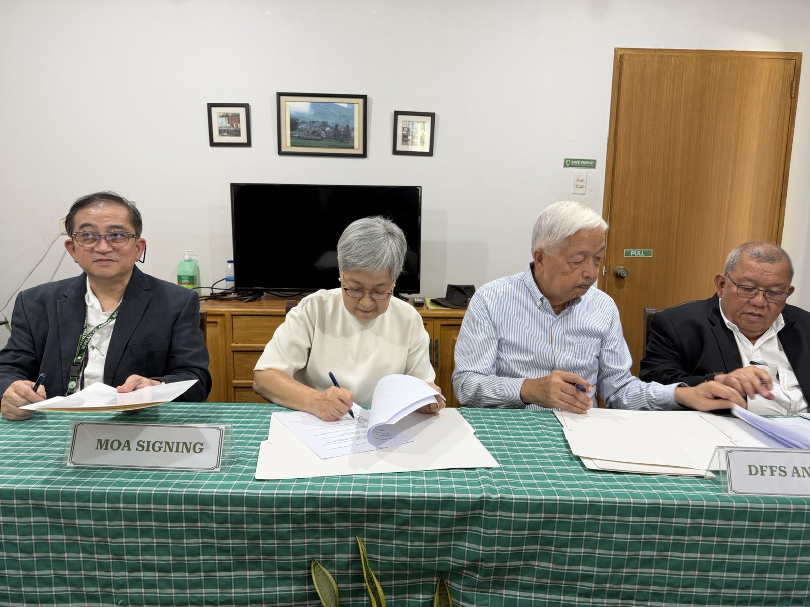 MOU Signing between Phil College of Poultry Practicioners (PCPP) and DFFS/PPAFI